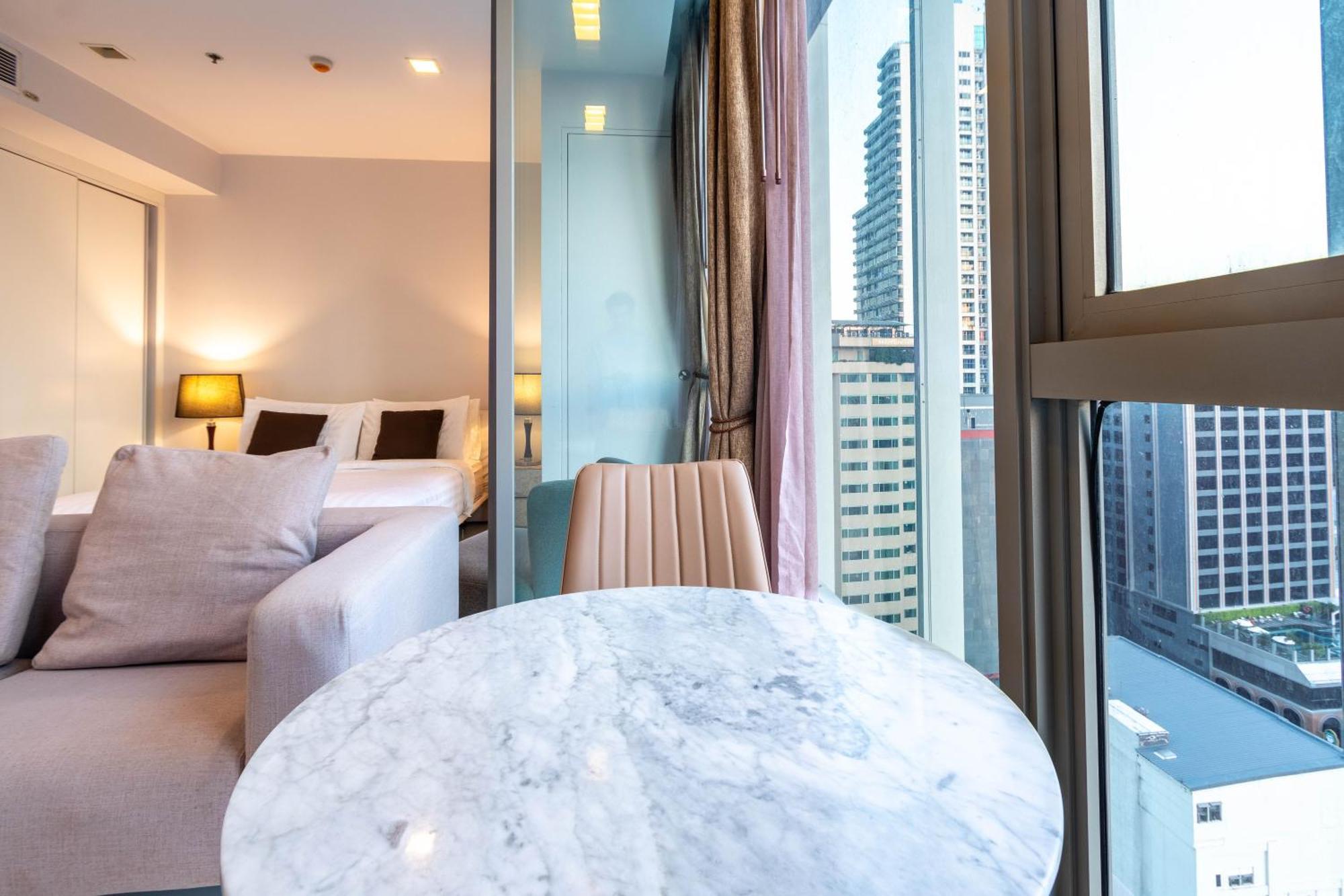 Hyde Sukhumvit 11 Branded Suites Bangkok Exteriör bild